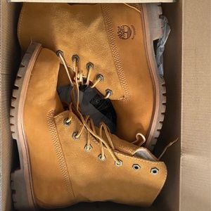 Timberlands size6 youth